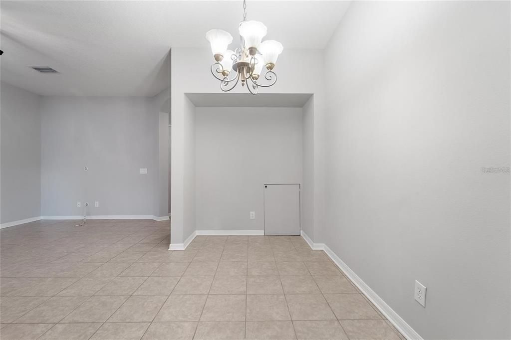 Active With Contract: $2,300 (3 beds, 2 baths, 1538 Square Feet)