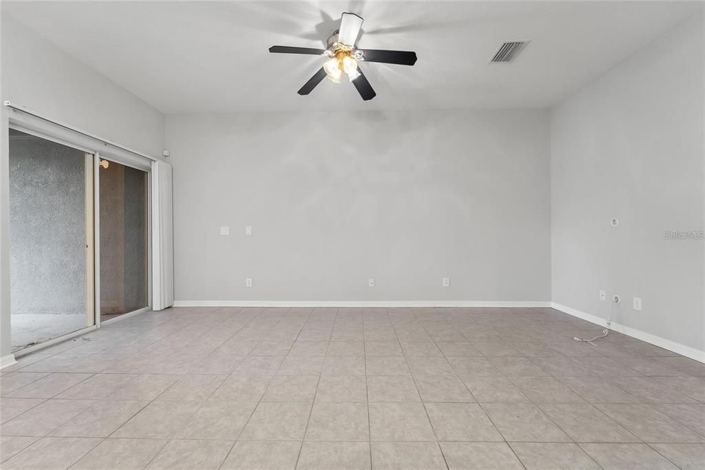 Active With Contract: $2,300 (3 beds, 2 baths, 1538 Square Feet)