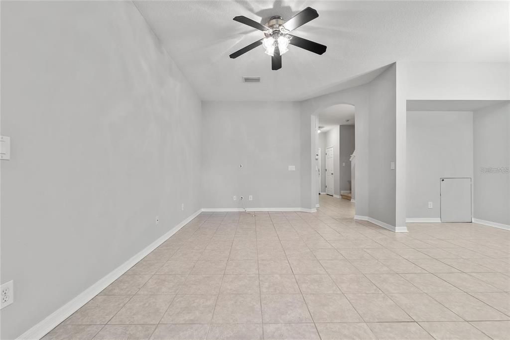 Active With Contract: $2,300 (3 beds, 2 baths, 1538 Square Feet)