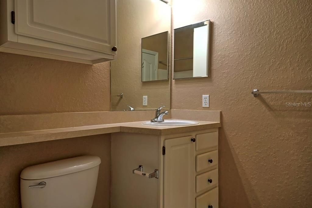 出租: $1,550 (2 贝兹, 2 浴室, 1048 平方英尺)