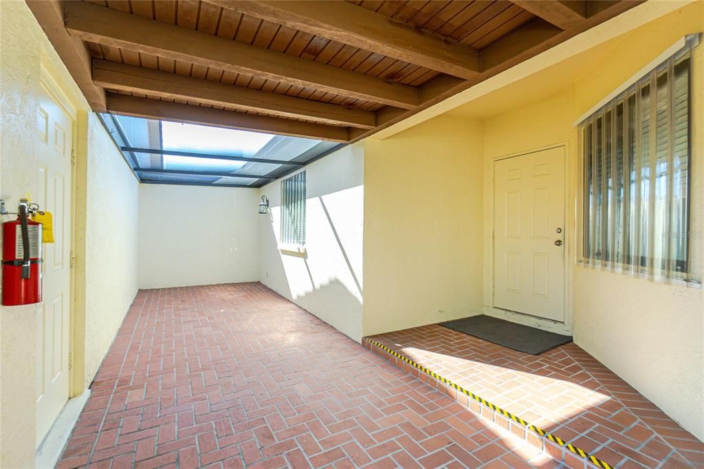 Под контрактом: $189,900 (2 спален, 2 ванн, 1340 Квадратных фут)