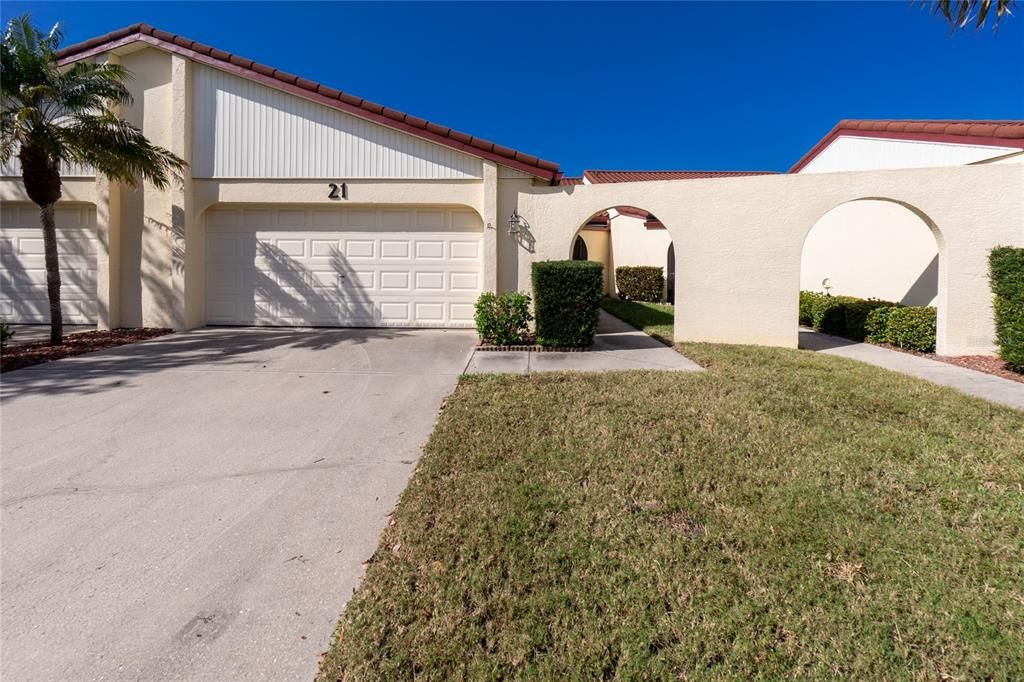 Под контрактом: $189,900 (2 спален, 2 ванн, 1340 Квадратных фут)