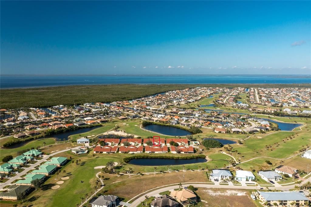 Под контрактом: $189,900 (2 спален, 2 ванн, 1340 Квадратных фут)