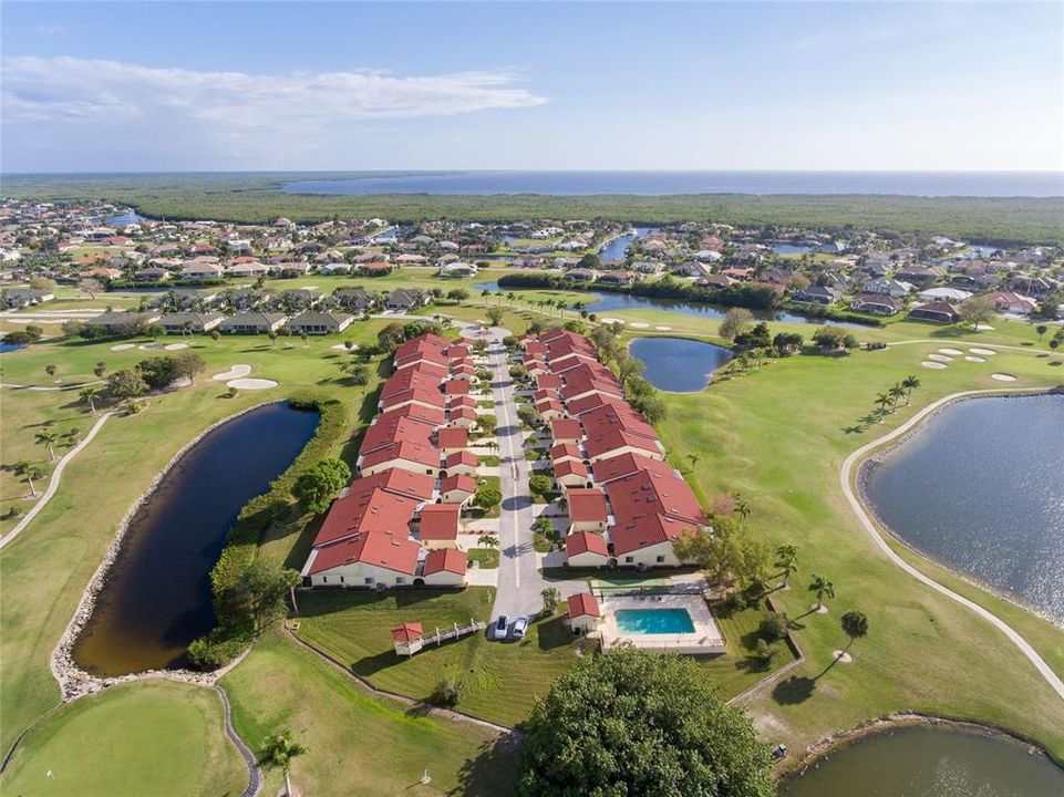 Под контрактом: $189,900 (2 спален, 2 ванн, 1340 Квадратных фут)