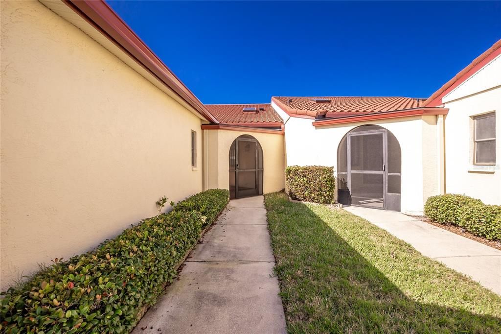 Под контрактом: $189,900 (2 спален, 2 ванн, 1340 Квадратных фут)