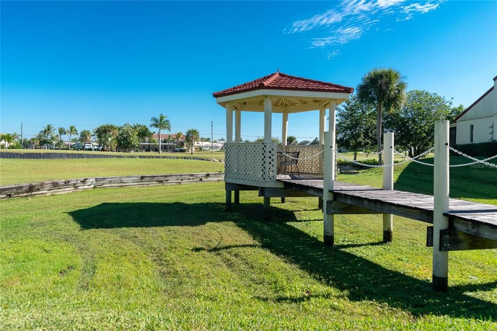 Под контрактом: $189,900 (2 спален, 2 ванн, 1340 Квадратных фут)