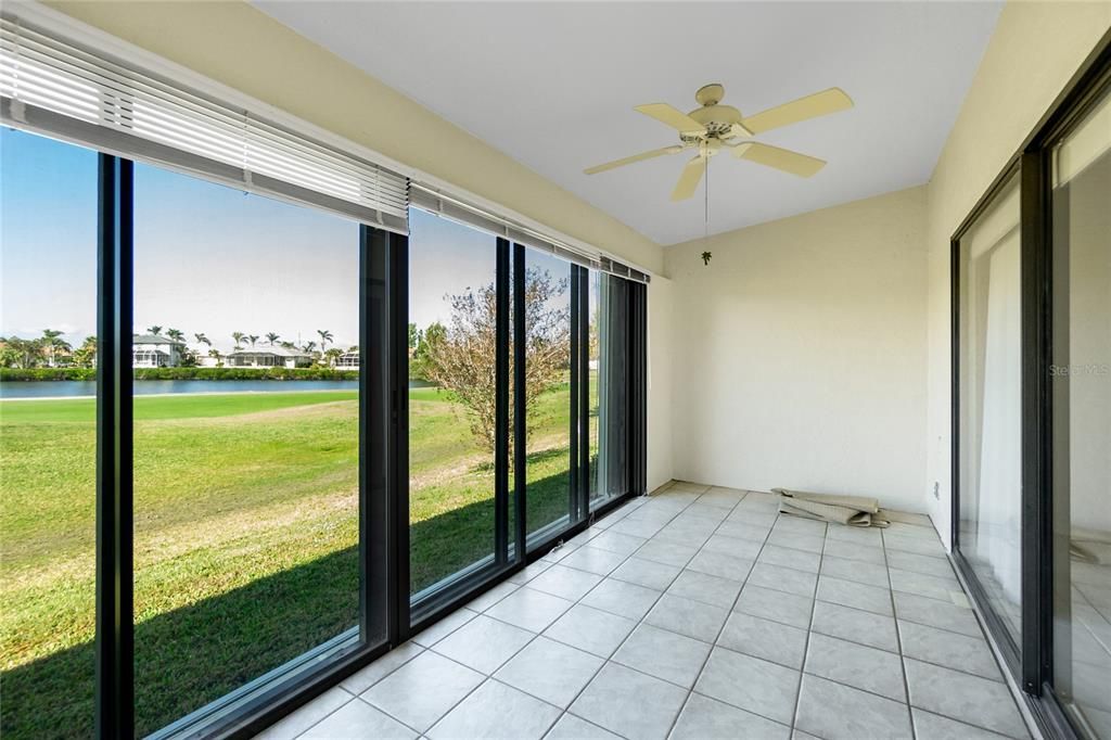 Под контрактом: $189,900 (2 спален, 2 ванн, 1340 Квадратных фут)