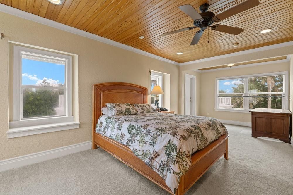 For Sale: $2,850,000 (6 beds, 5 baths, 5255 Square Feet)