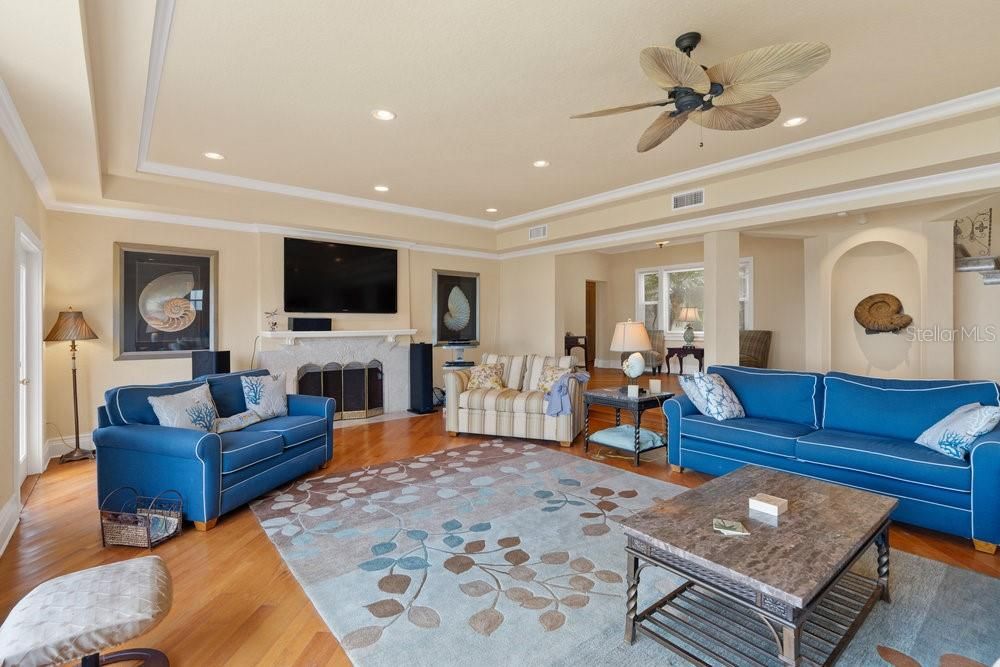 For Sale: $2,850,000 (6 beds, 5 baths, 5255 Square Feet)