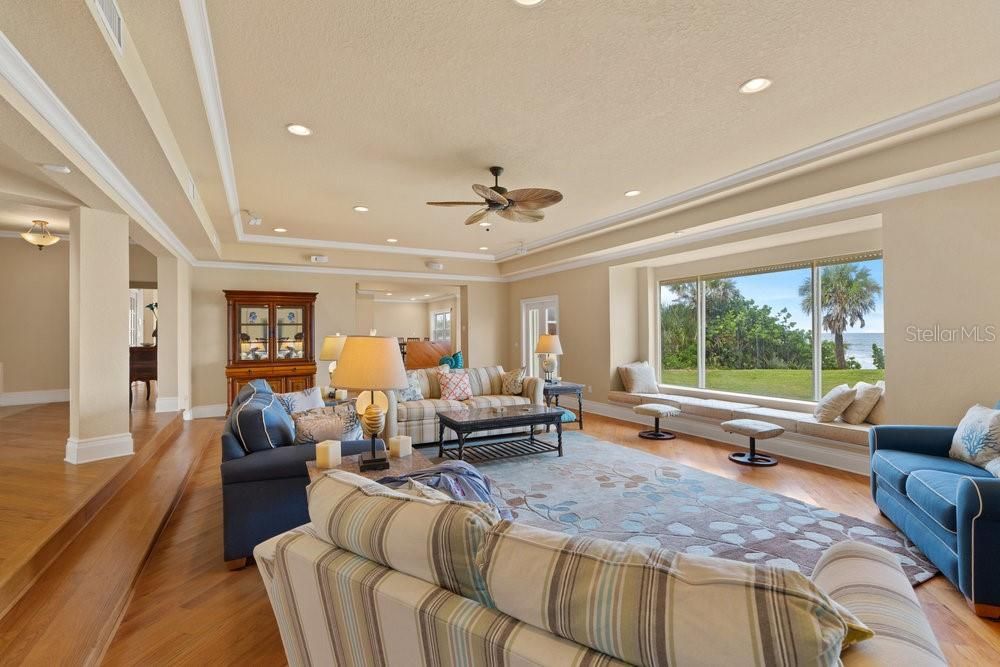 For Sale: $2,850,000 (6 beds, 5 baths, 5255 Square Feet)