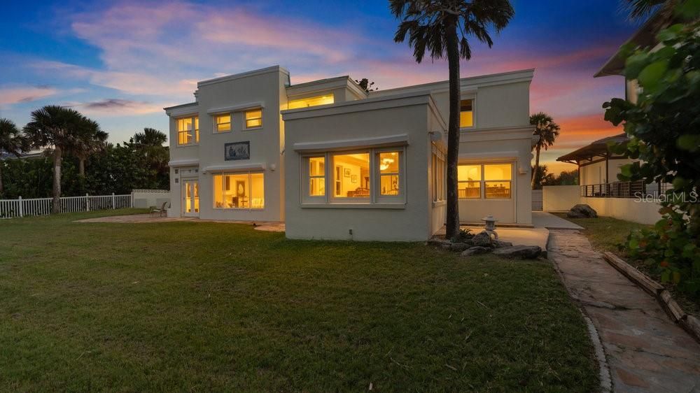 For Sale: $2,850,000 (6 beds, 5 baths, 5255 Square Feet)