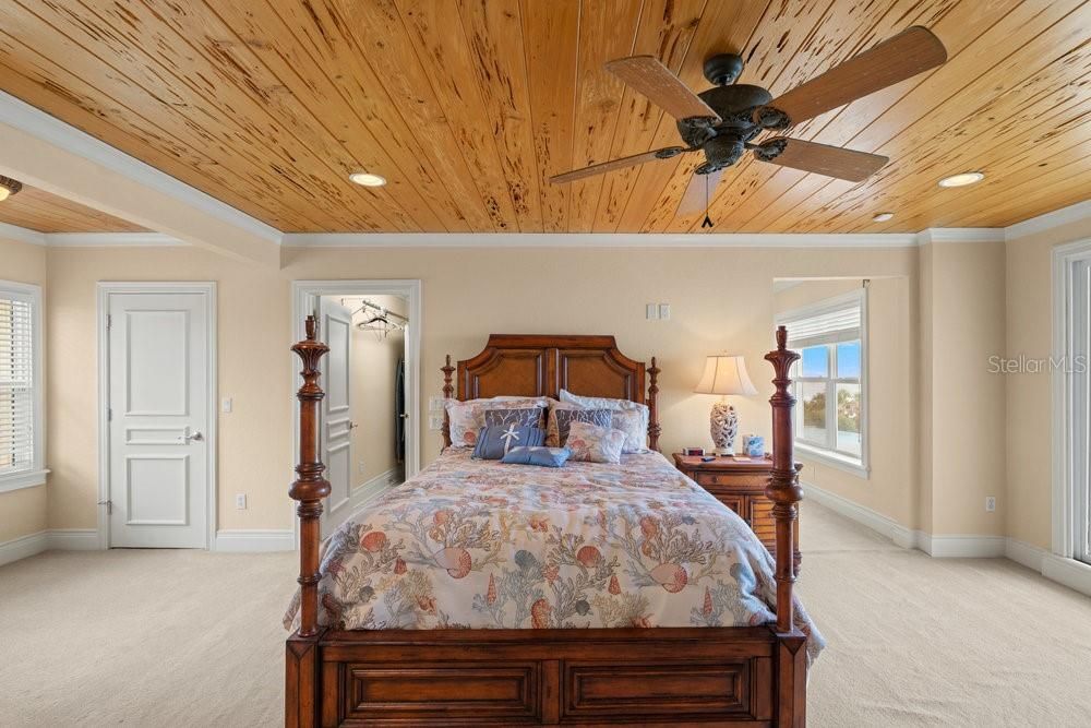 For Sale: $2,850,000 (6 beds, 5 baths, 5255 Square Feet)