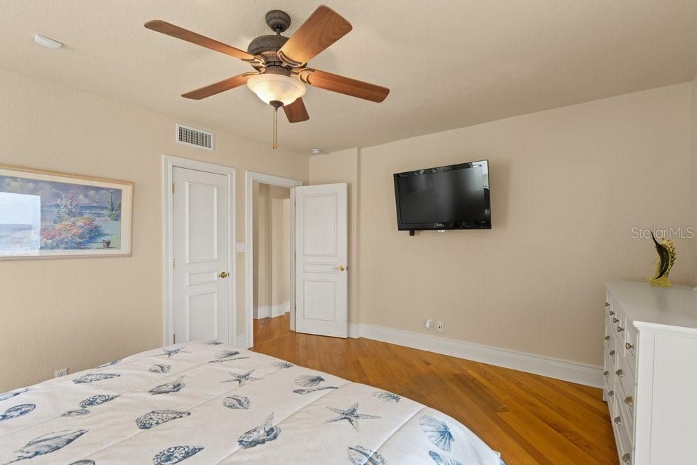 For Sale: $2,850,000 (6 beds, 5 baths, 5255 Square Feet)