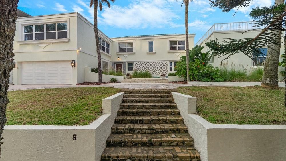 For Sale: $2,850,000 (6 beds, 5 baths, 5255 Square Feet)