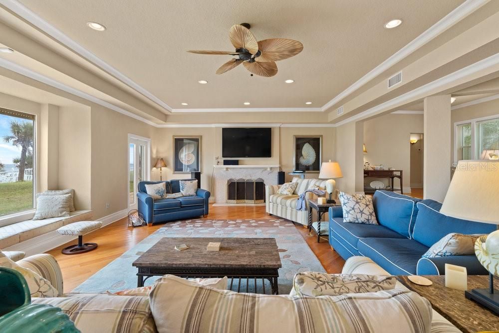 For Sale: $2,850,000 (6 beds, 5 baths, 5255 Square Feet)