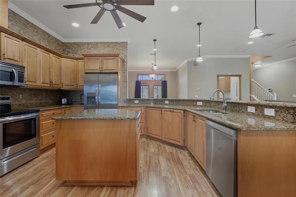 For Sale: $750,000 (4 beds, 3 baths, 3088 Square Feet)