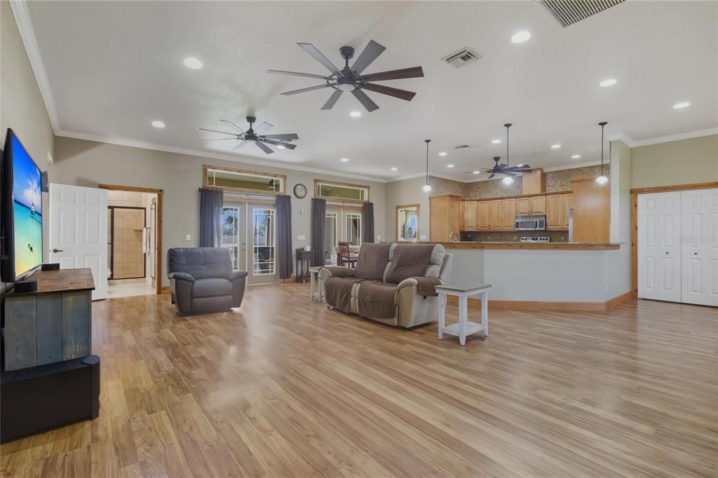 For Sale: $750,000 (4 beds, 3 baths, 3088 Square Feet)