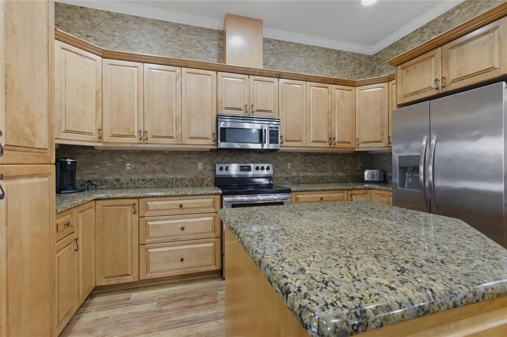 For Sale: $750,000 (4 beds, 3 baths, 3088 Square Feet)