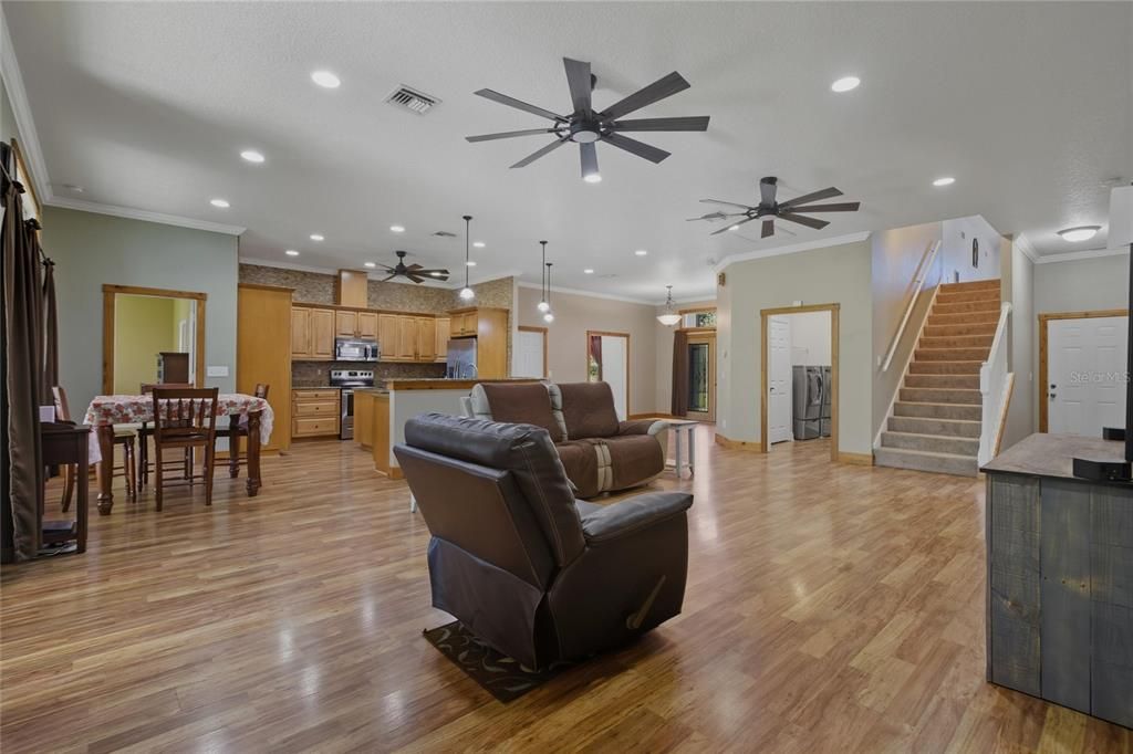 For Sale: $750,000 (4 beds, 3 baths, 3088 Square Feet)