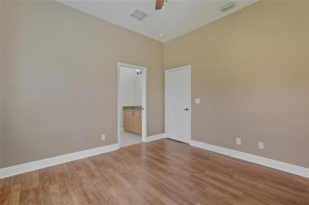 For Sale: $750,000 (4 beds, 3 baths, 3088 Square Feet)