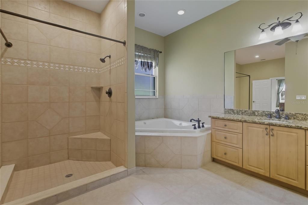 For Sale: $750,000 (4 beds, 3 baths, 3088 Square Feet)