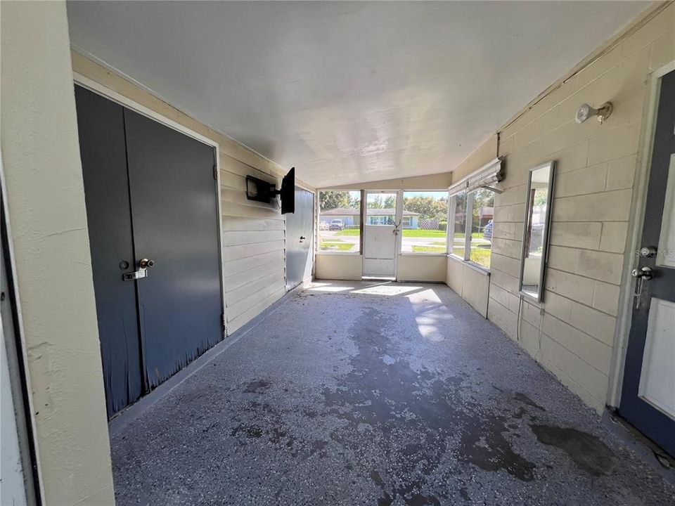 合同活跃: $275,000 (3 贝兹, 1 浴室, 1264 平方英尺)