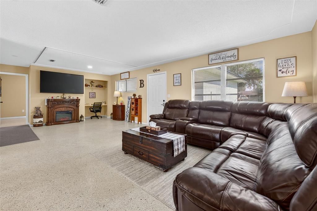 For Sale: $464,900 (3 beds, 2 baths, 1350 Square Feet)