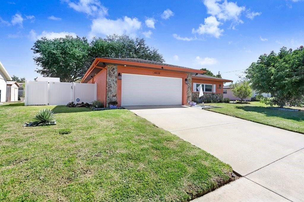 На продажу: $278,900 (2 спален, 2 ванн, 1480 Квадратных фут)