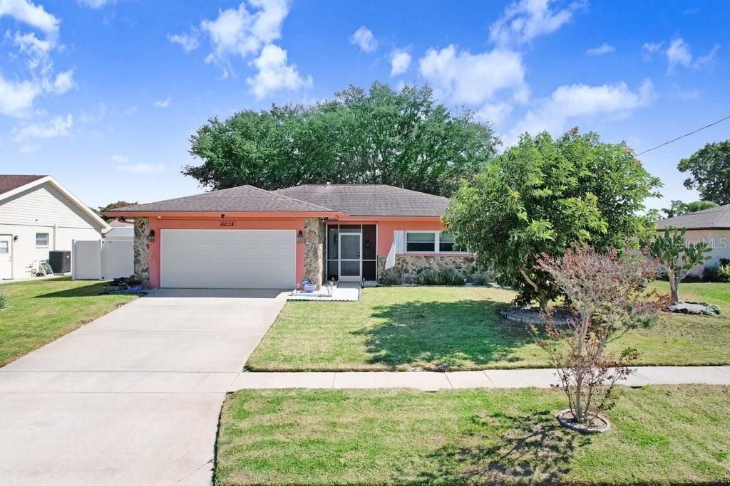 На продажу: $278,900 (2 спален, 2 ванн, 1480 Квадратных фут)