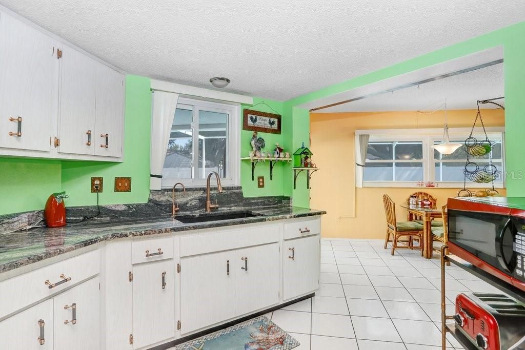 На продажу: $278,900 (2 спален, 2 ванн, 1480 Квадратных фут)