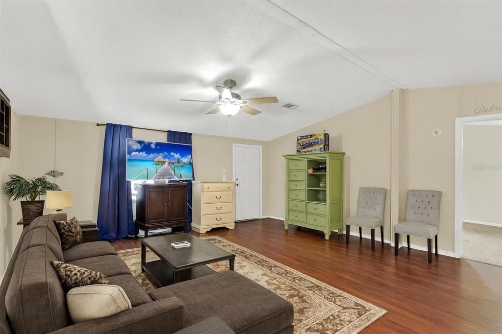 En Venta: $499,999 (0 camas, 0 baños, 1584 Pies cuadrados)