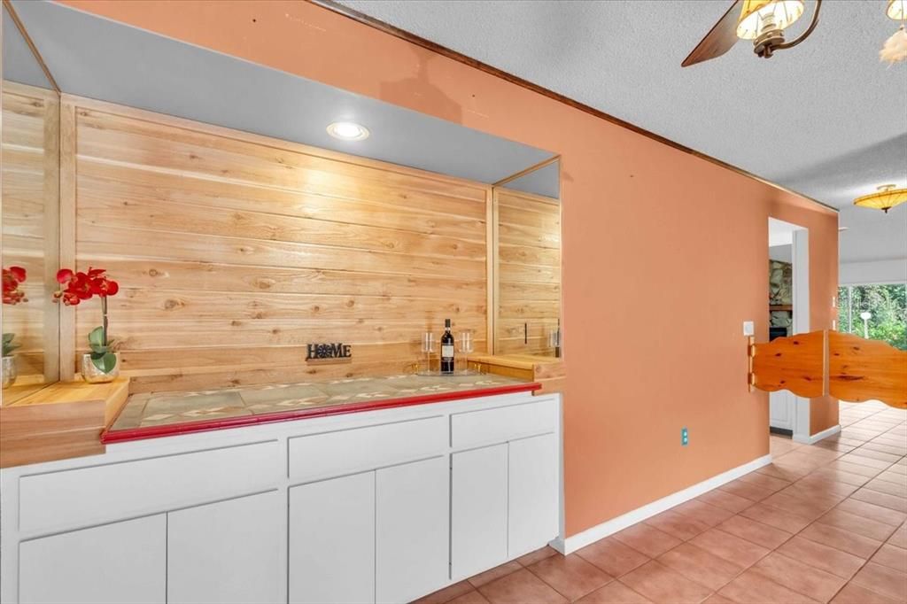 For Sale: $325,000 (3 beds, 2 baths, 2052 Square Feet)