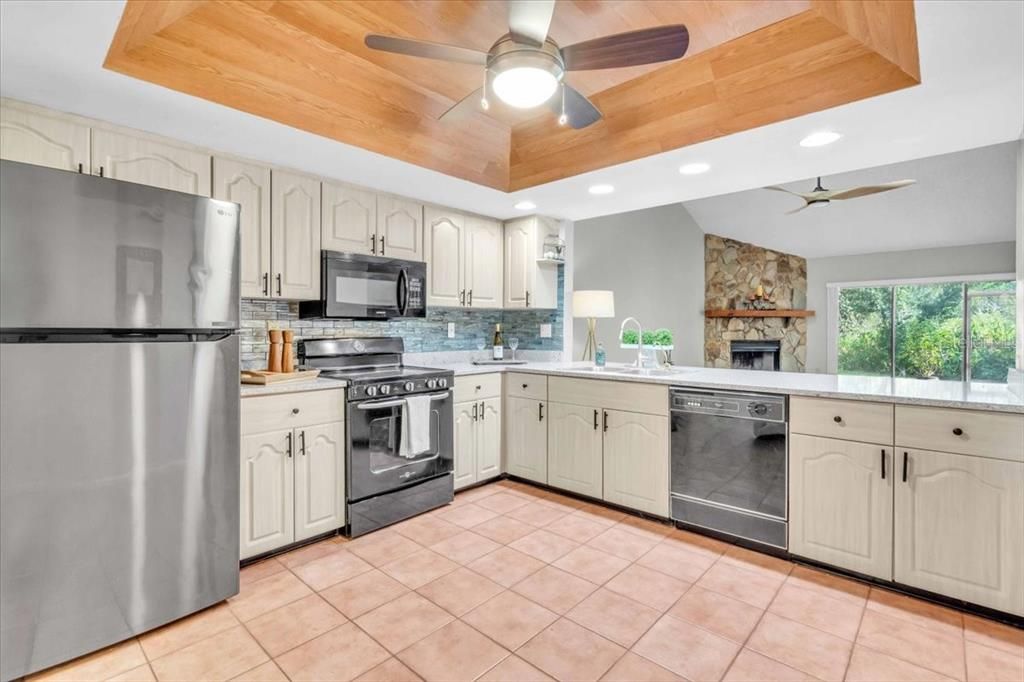 For Sale: $325,000 (3 beds, 2 baths, 2052 Square Feet)