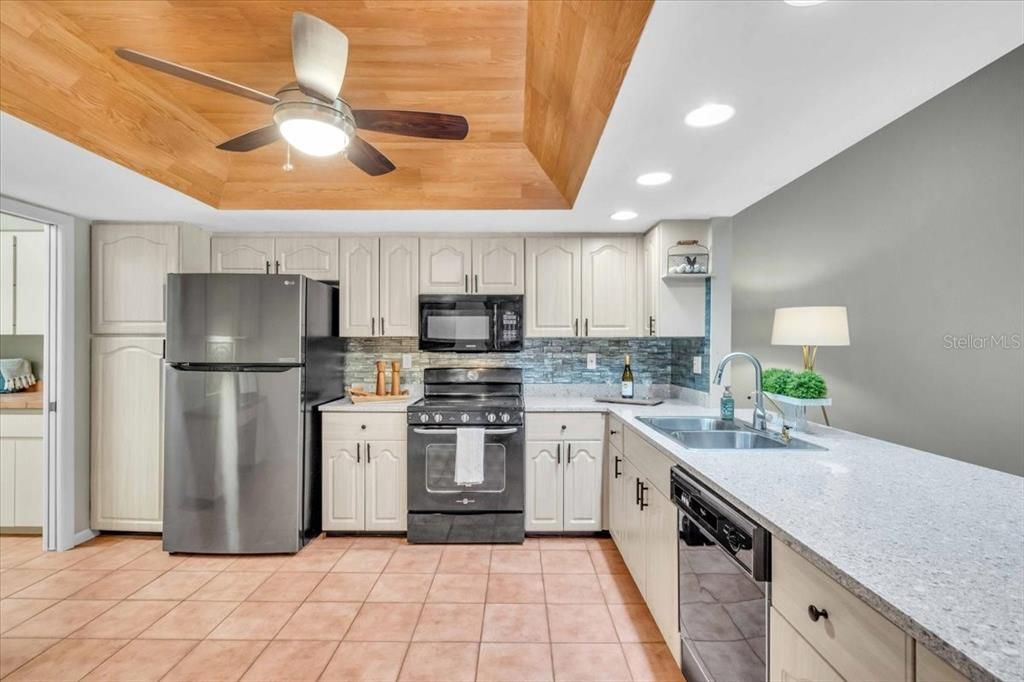 For Sale: $325,000 (3 beds, 2 baths, 2052 Square Feet)