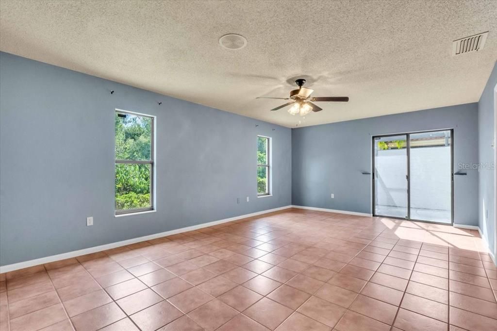 For Sale: $325,000 (3 beds, 2 baths, 2052 Square Feet)