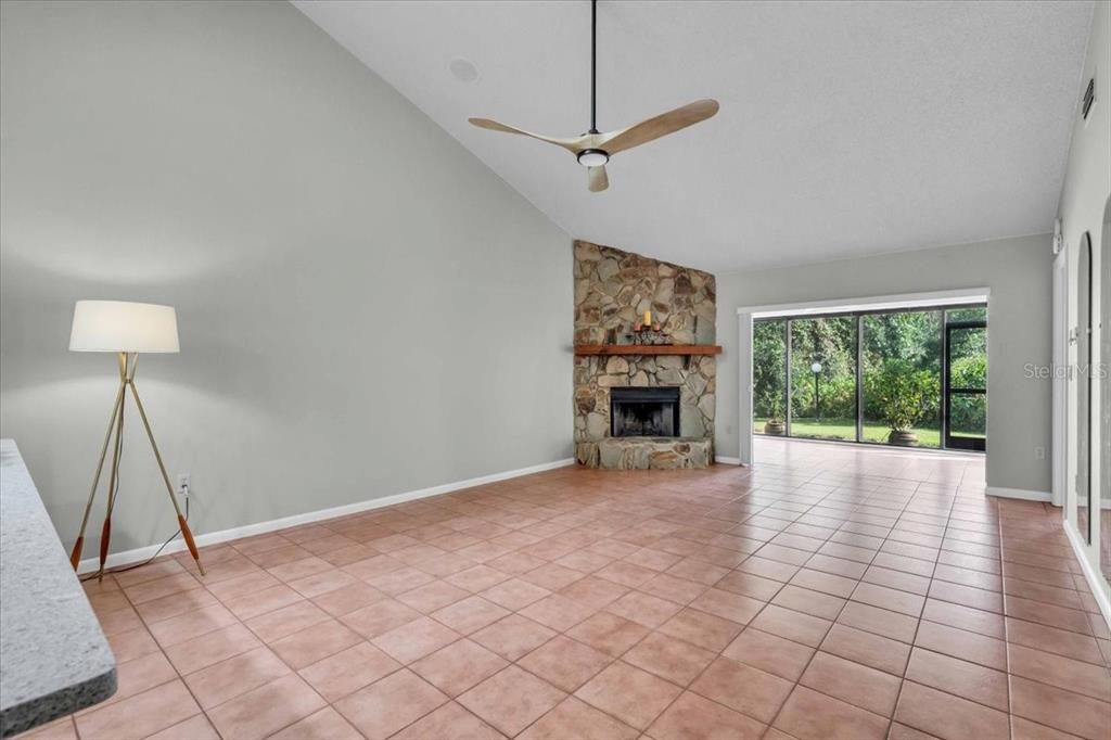 For Sale: $325,000 (3 beds, 2 baths, 2052 Square Feet)