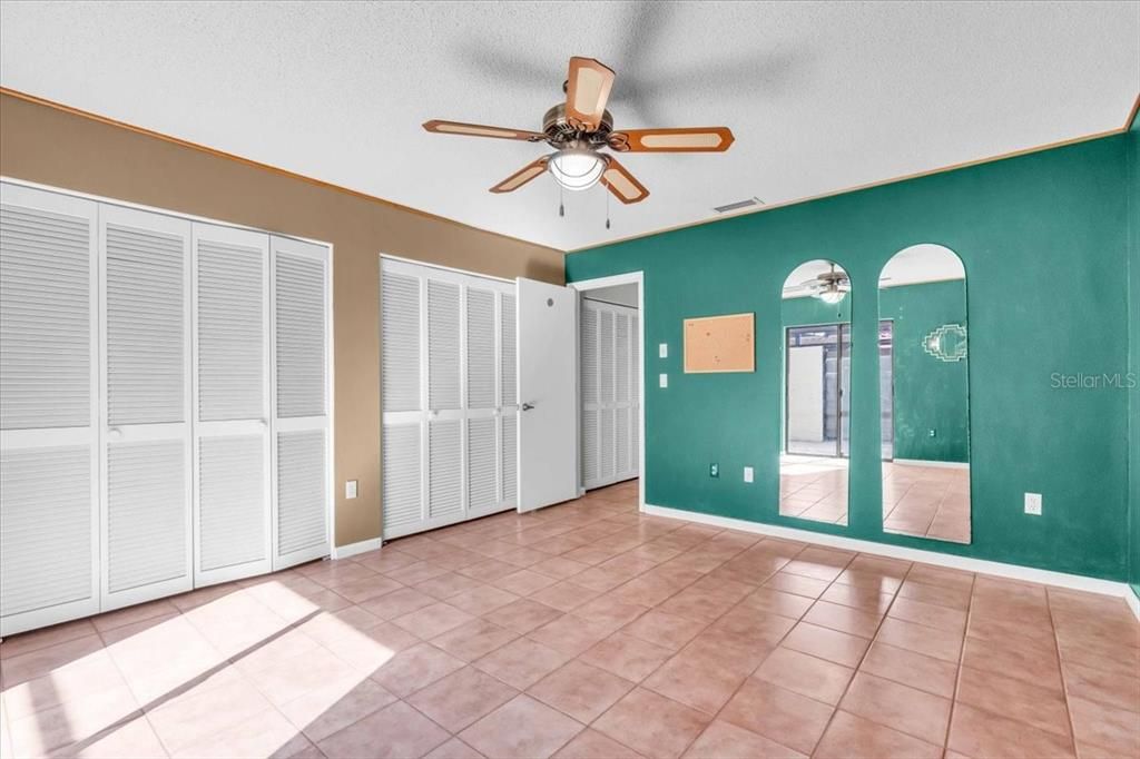 For Sale: $325,000 (3 beds, 2 baths, 2052 Square Feet)