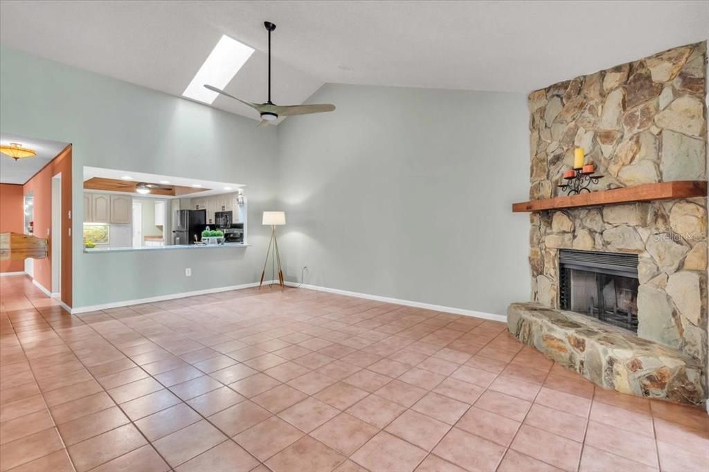 For Sale: $325,000 (3 beds, 2 baths, 2052 Square Feet)