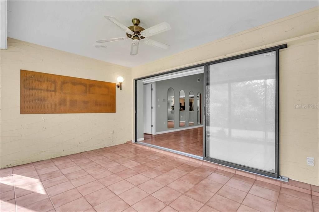 For Sale: $325,000 (3 beds, 2 baths, 2052 Square Feet)