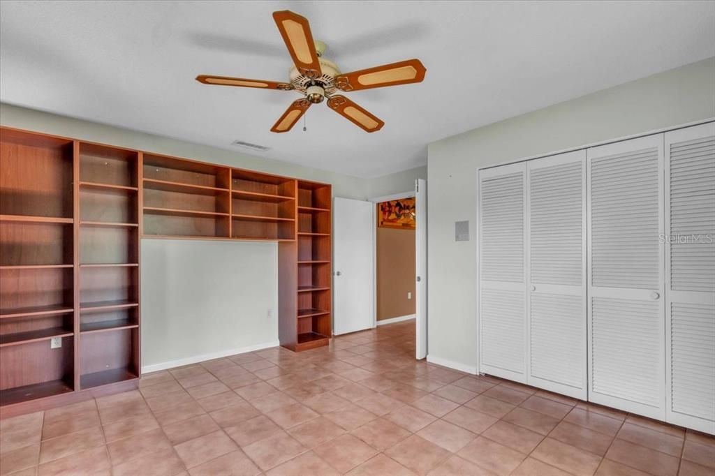 For Sale: $325,000 (3 beds, 2 baths, 2052 Square Feet)