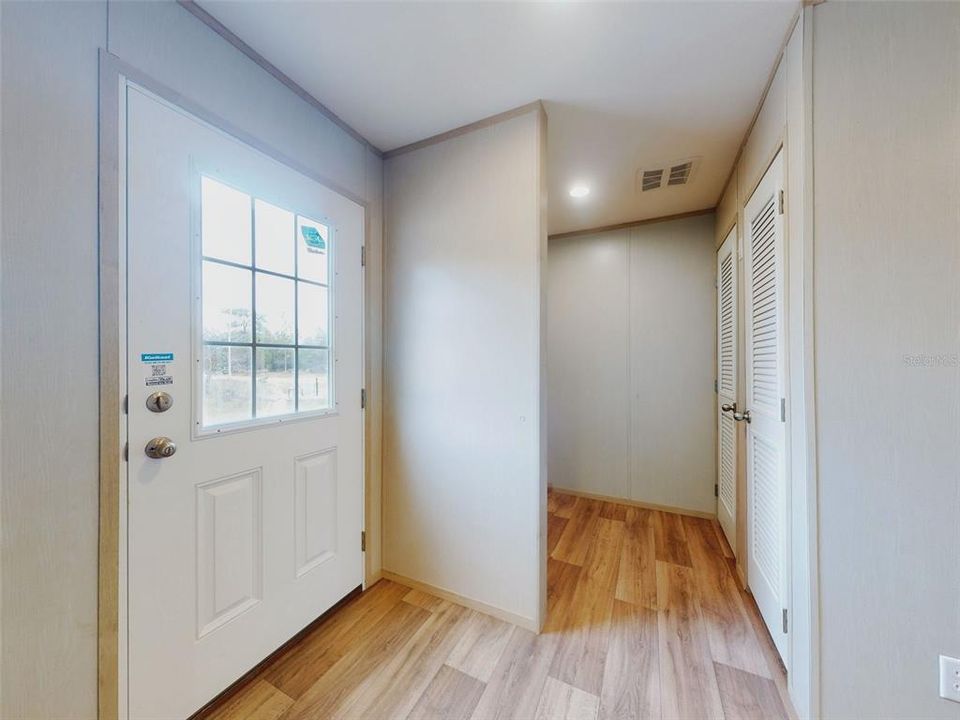 For Sale: $269,900 (5 beds, 3 baths, 2001 Square Feet)