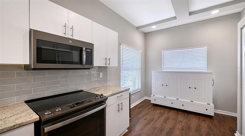 For Sale: $245,000 (2 beds, 2 baths, 1193 Square Feet)