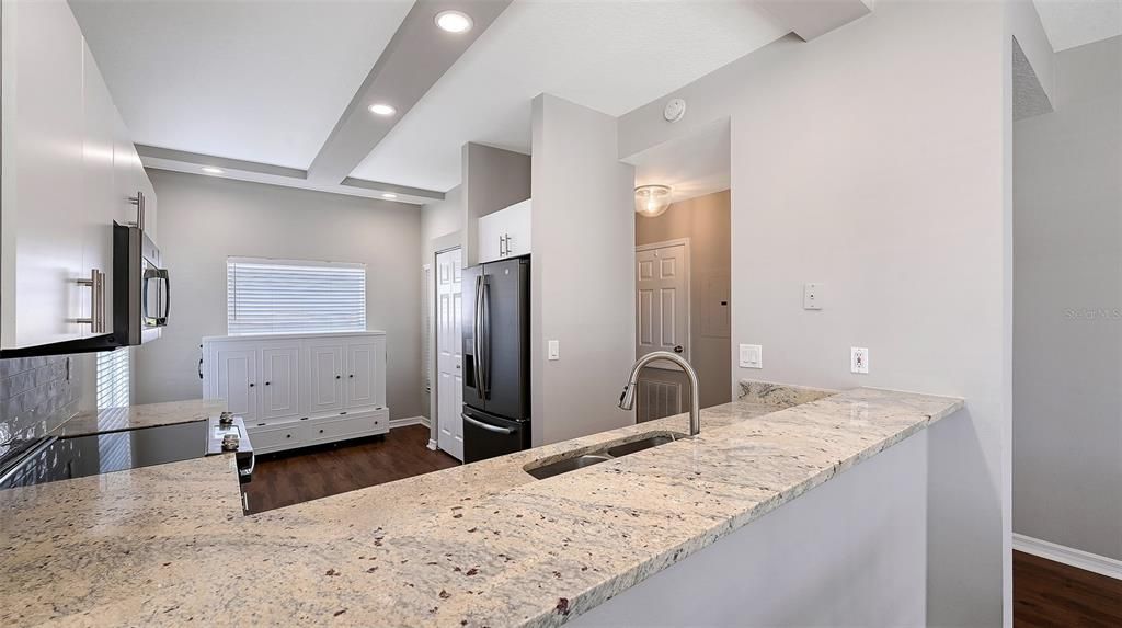 For Sale: $245,000 (2 beds, 2 baths, 1193 Square Feet)