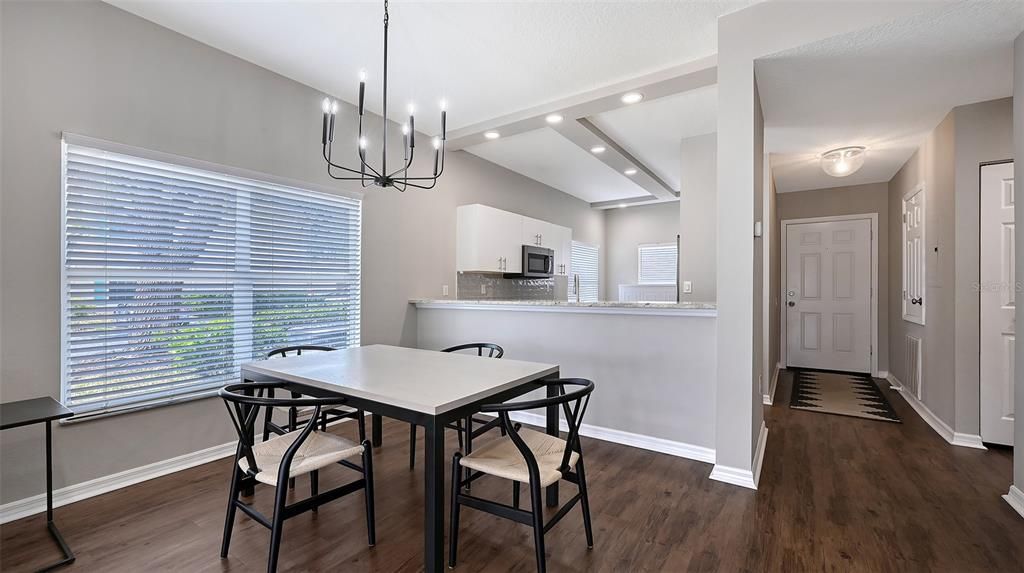 For Sale: $245,000 (2 beds, 2 baths, 1193 Square Feet)