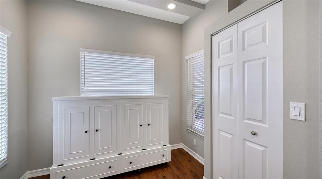 For Sale: $245,000 (2 beds, 2 baths, 1193 Square Feet)