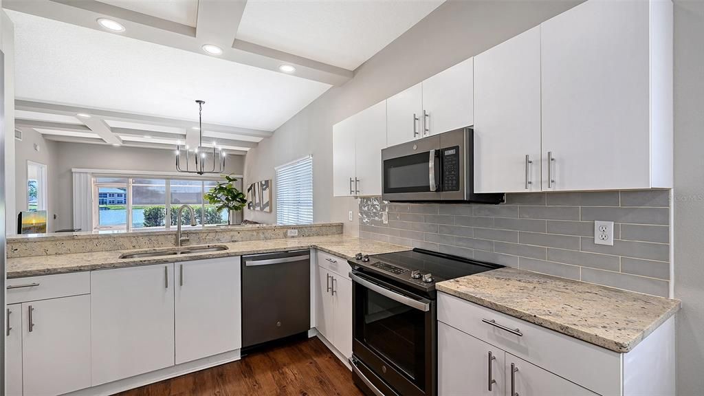 For Sale: $245,000 (2 beds, 2 baths, 1193 Square Feet)