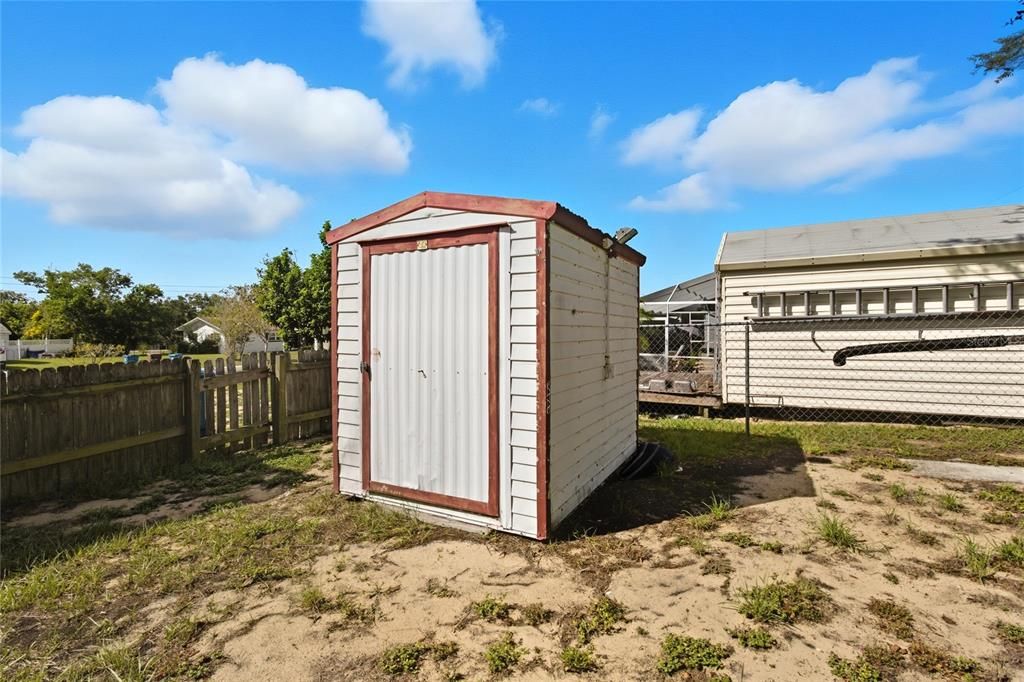 待售: $196,000 (2 贝兹, 1 浴室, 1068 平方英尺)