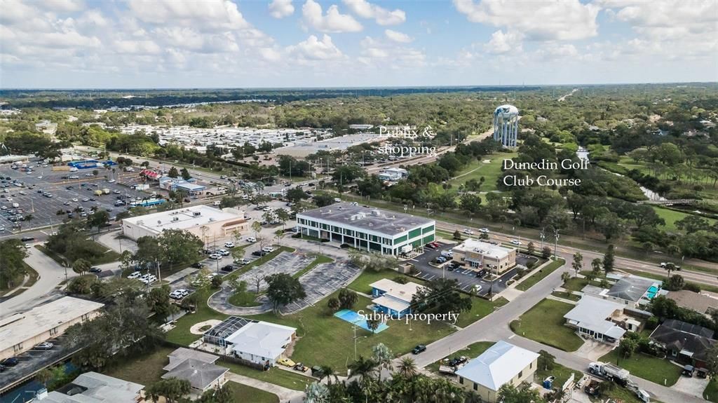 En Venta: $750,000 (0.50 acres)