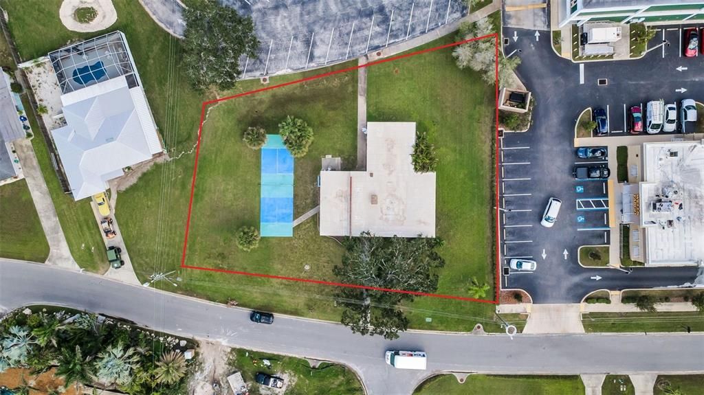 En Venta: $750,000 (0.50 acres)