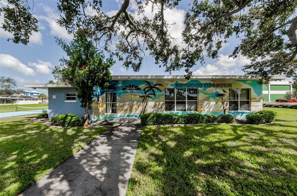 En Venta: $750,000 (0.50 acres)